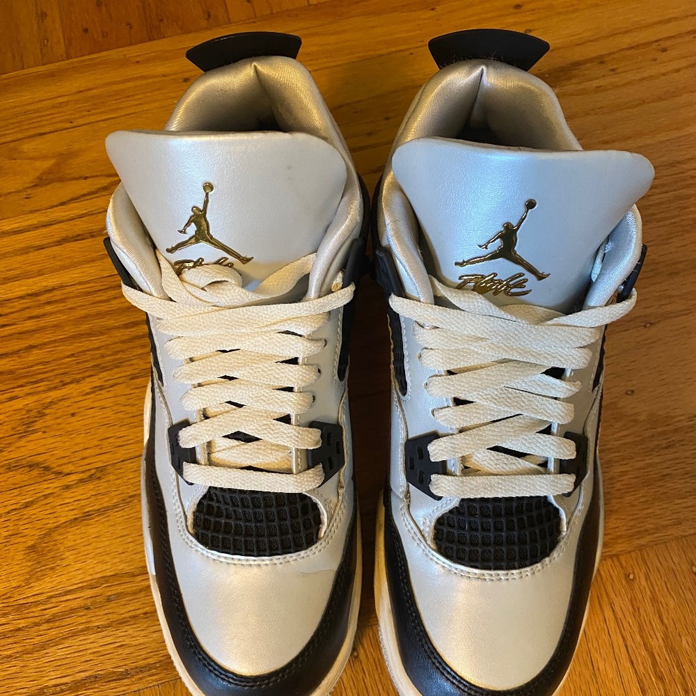 Boy Jordan’s size 7